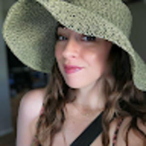 Meet your Posher, Caitlin